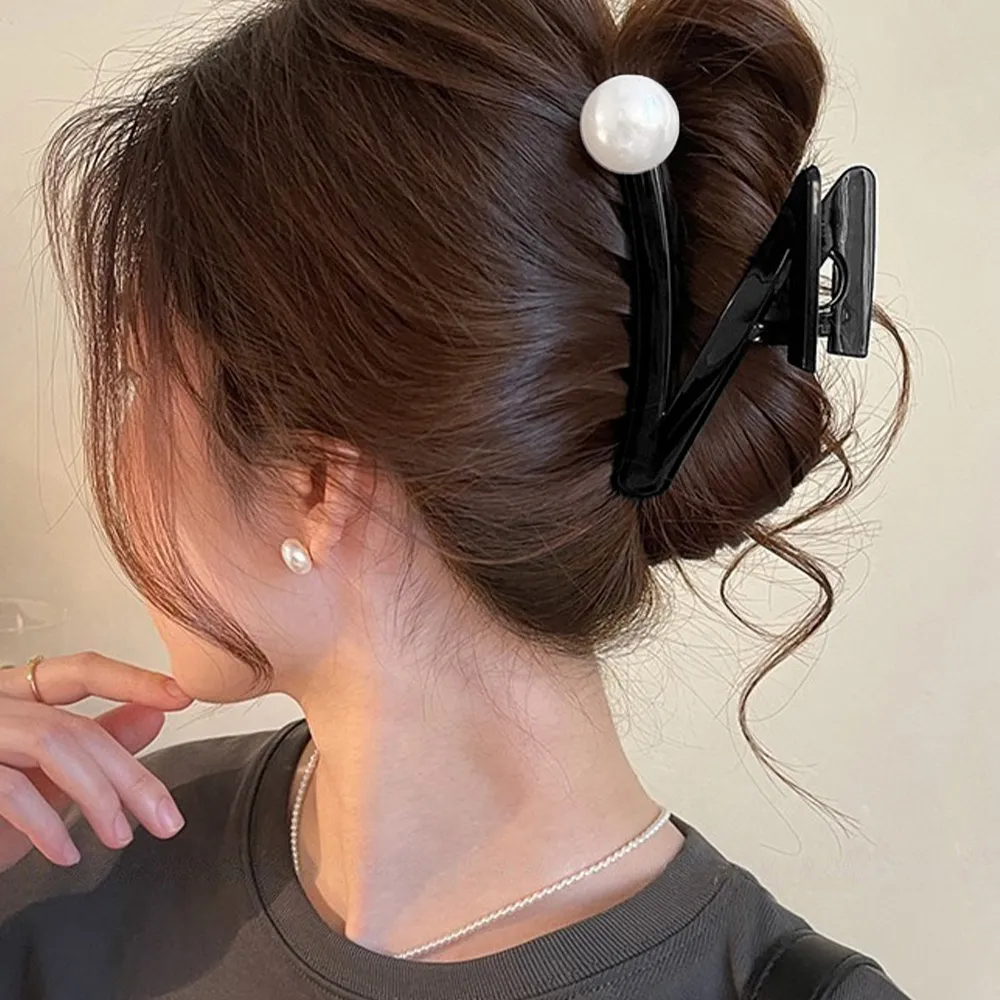 大粒パール付きヘアクリップ
