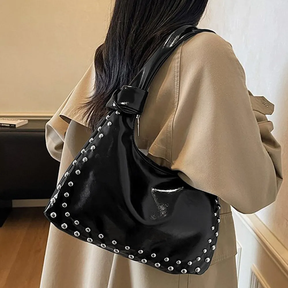 スタッズ付きワンショルダー(ブラック)着用・全体イメージ